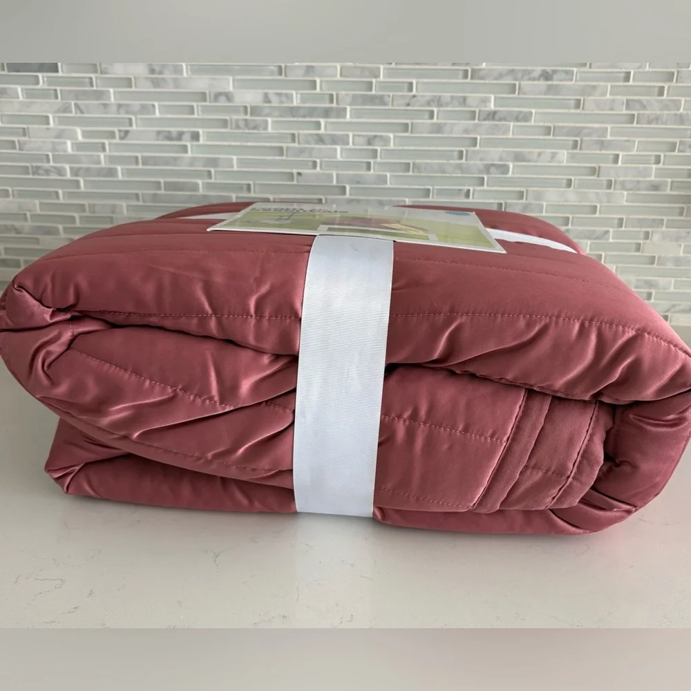 Room Essentials Satin Quilt Twin Twin XL